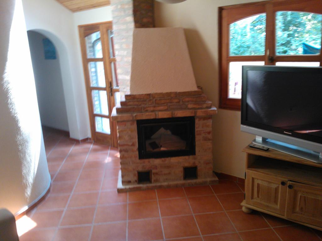 Mediterran Apartmanhaz Szántód Exterior foto