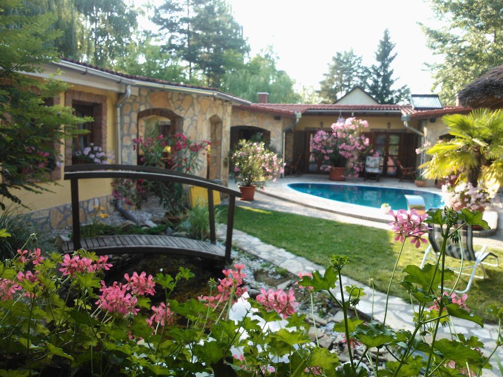 Mediterran Apartmanhaz Szántód Exterior foto